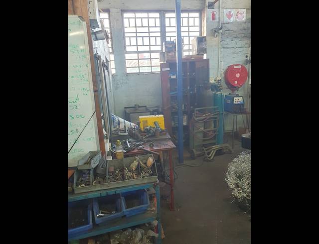 150M² WORKSHOP TO LET IN JACOBS